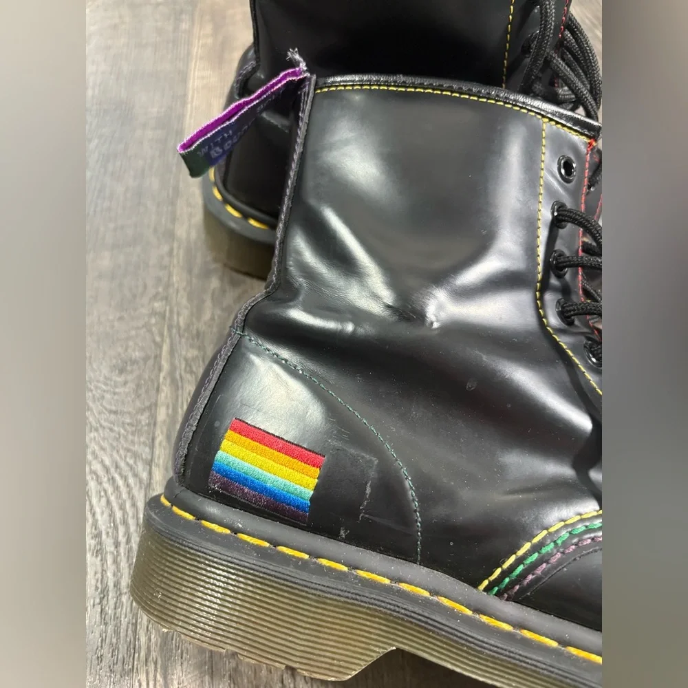 DR. MARTENS 1460 Pride 8-Eye Boot - Picture 4 of 9